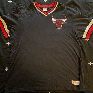 *SOLD* Mitchell And Ness Chicago Bulls Shirt Size Large